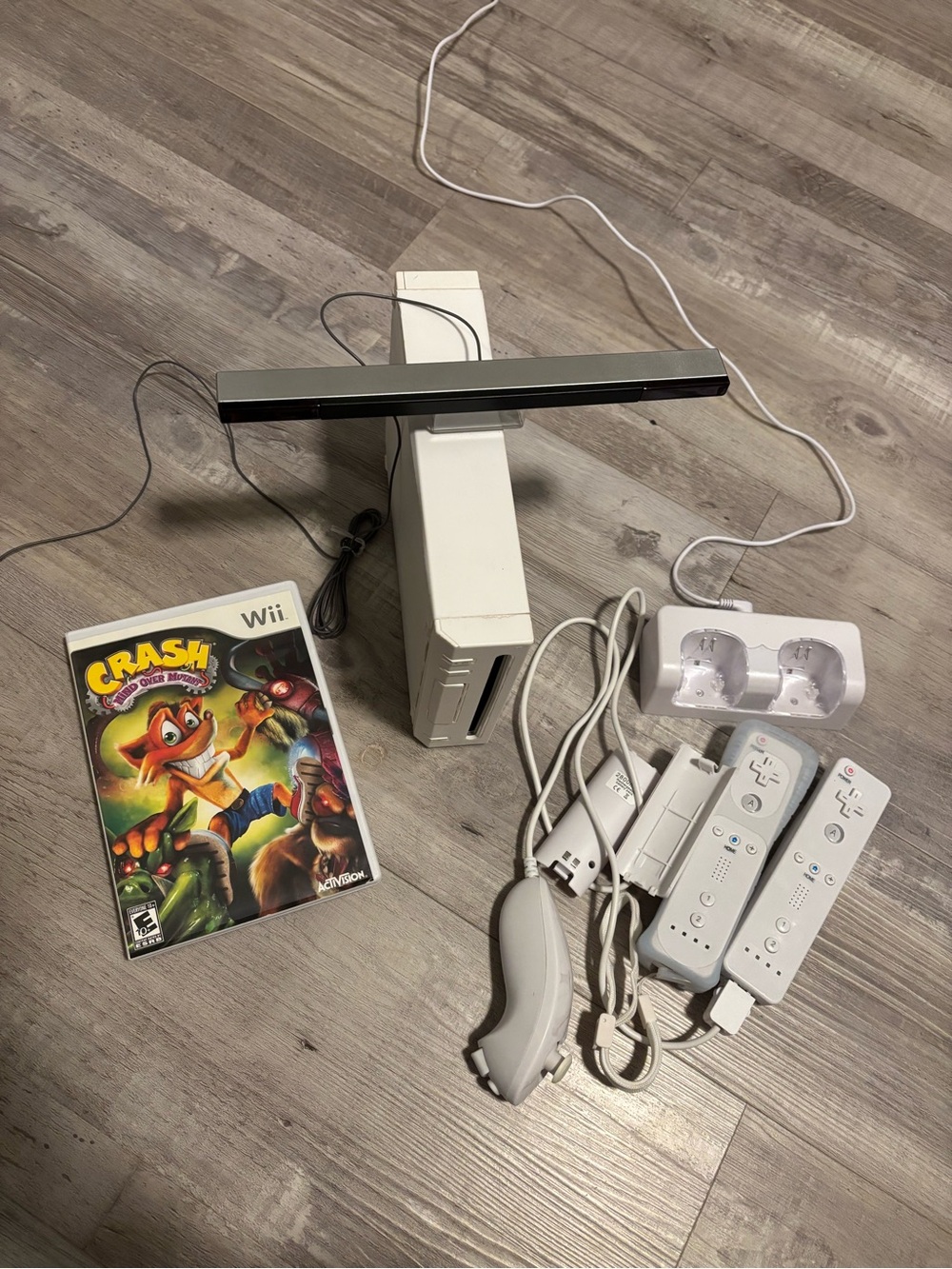 Nintendo White Wii Console Bundle with Sensor Bar and Remotes